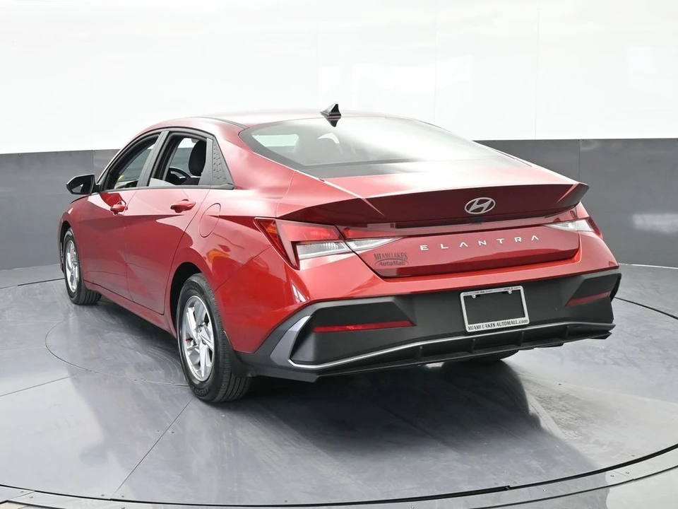 2024 Hyundai Elantra - Image 4 of 12