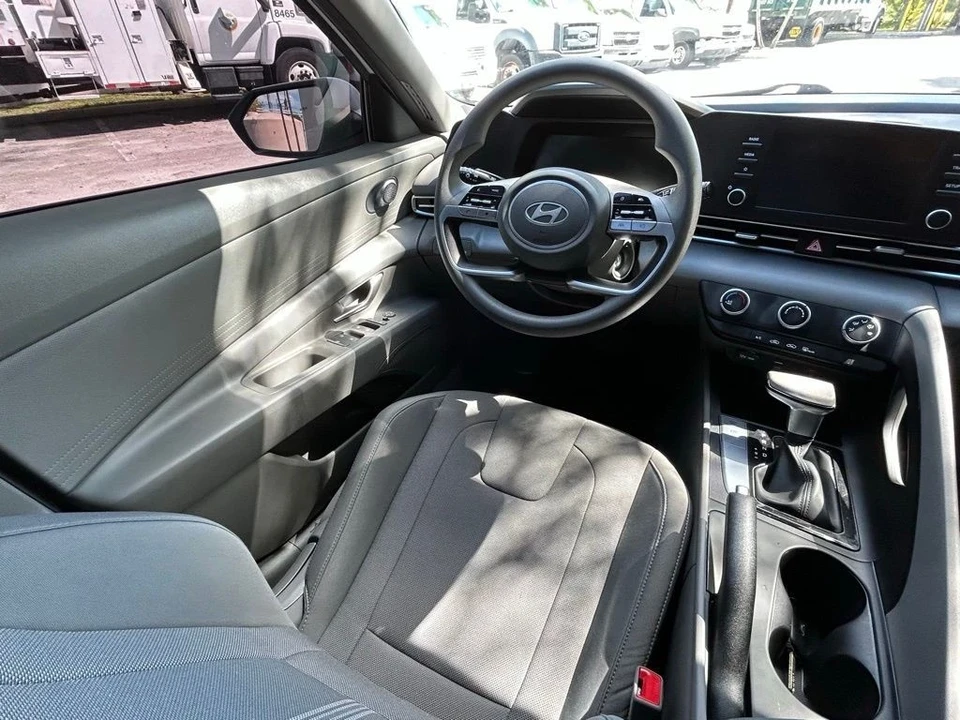 2024 Hyundai Elantra - Image 9 of 12