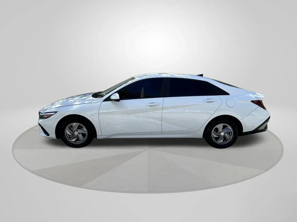 2024 Hyundai Elantra - Image 4 of 12