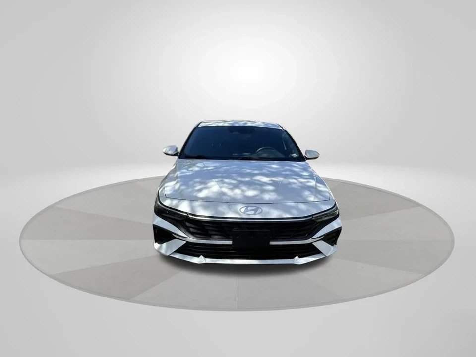 2024 Hyundai Elantra - Image 2 of 12