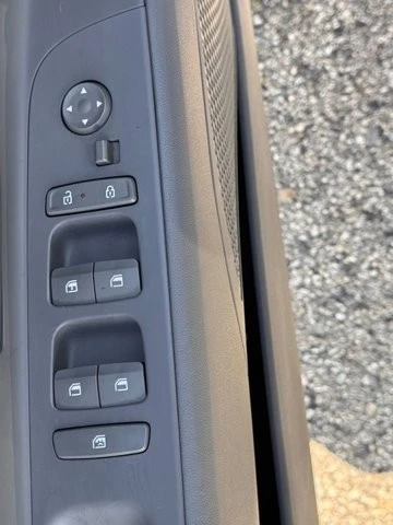 2024 Hyundai Elantra - Image 16 of 21