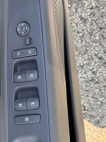 2024 Hyundai Elantra - Image 16 of 30