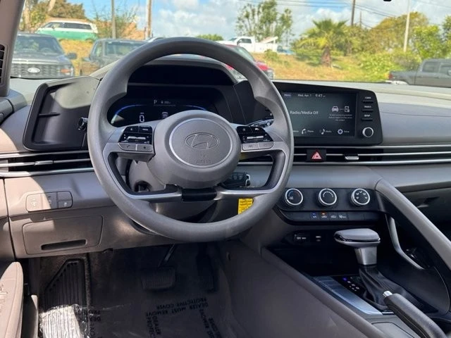 2024 Hyundai Elantra - Image 27 of 30