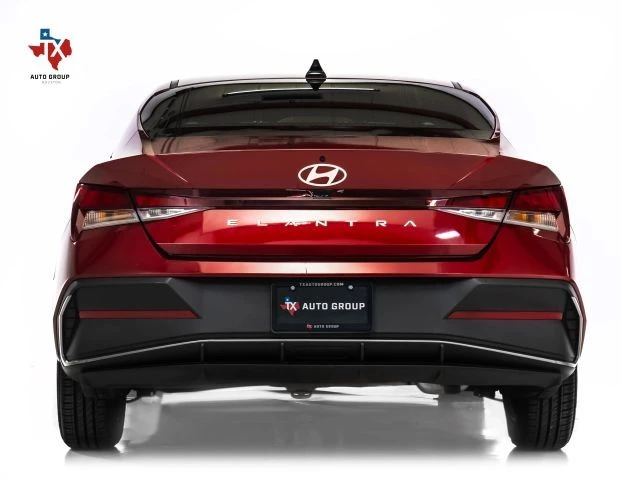 2024 Hyundai Elantra - Image 9 of 12