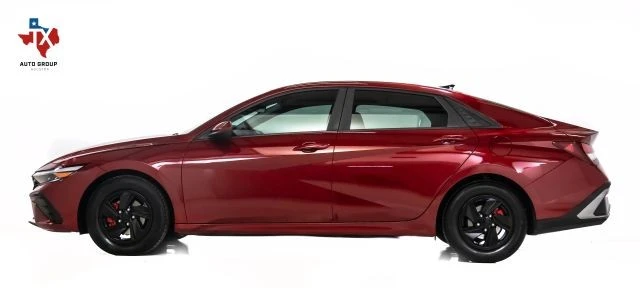 2024 Hyundai Elantra - Image 8 of 12