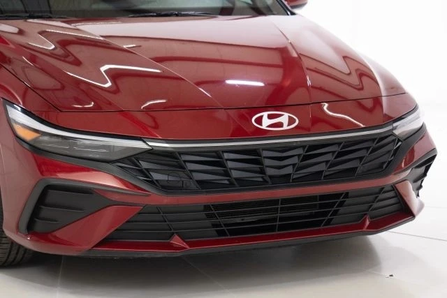 2024 Hyundai Elantra - Image 12 of 21