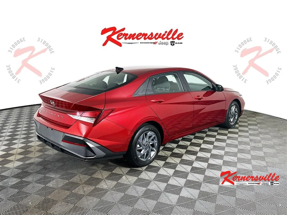 2024 Hyundai Elantra - Image 7 of 21