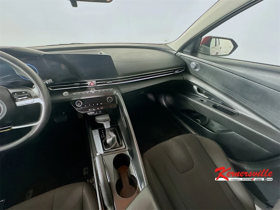 2024 Hyundai Elantra - Image 11 of 21