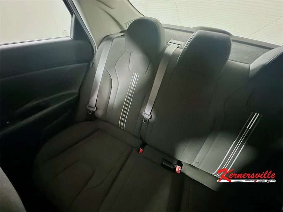 2024 Hyundai Elantra - Image 12 of 21