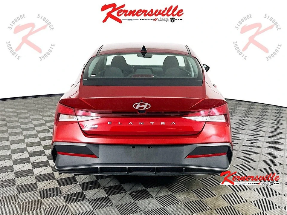 2024 Hyundai Elantra - Image 6 of 21