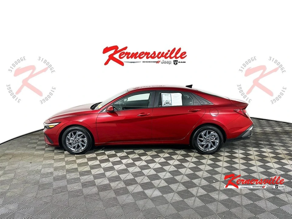 2024 Hyundai Elantra - Image 4 of 21