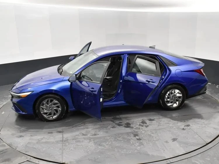 2024 Hyundai Elantra - Image 7 of 12