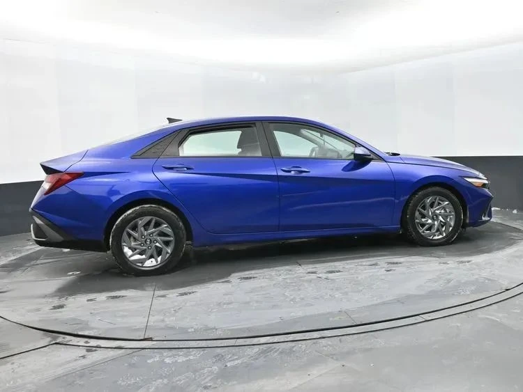 2024 Hyundai Elantra - Image 4 of 12