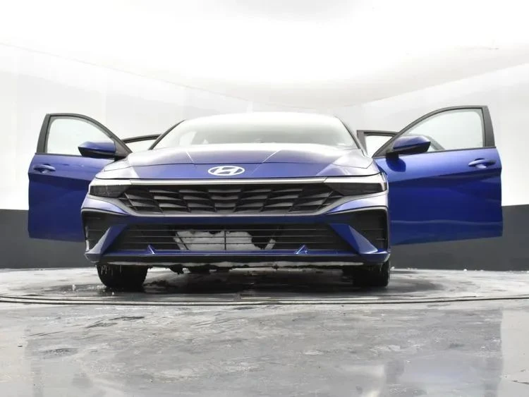 2024 Hyundai Elantra - Image 11 of 12