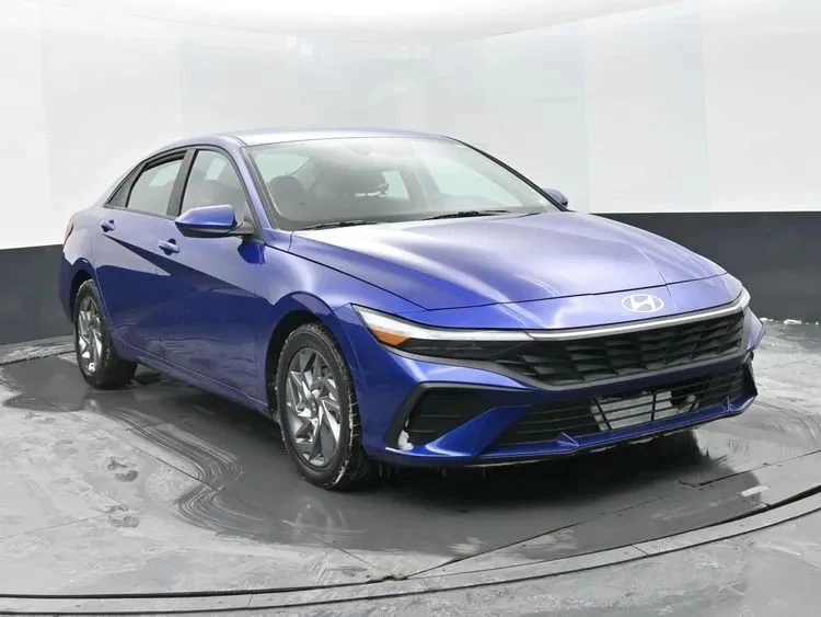 2024 Hyundai Elantra - Image 2 of 12