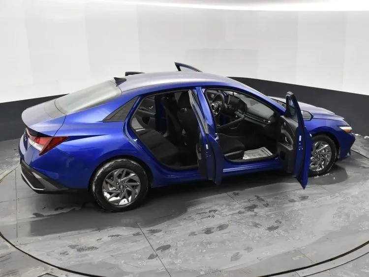 2024 Hyundai Elantra - Image 6 of 12