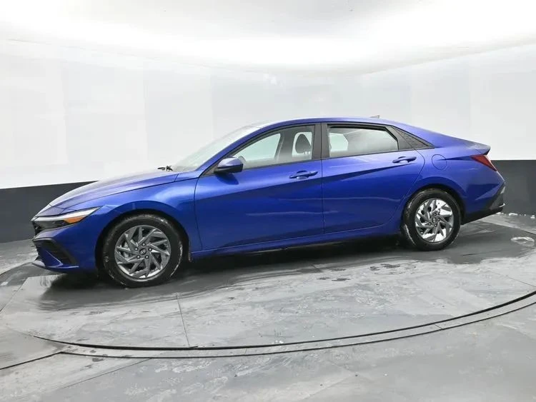 2024 Hyundai Elantra - Image 5 of 12