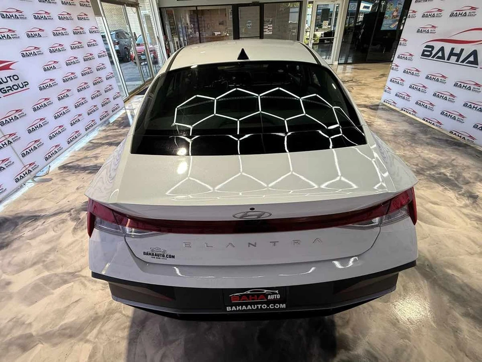 2024 Hyundai Elantra - Image 9 of 21
