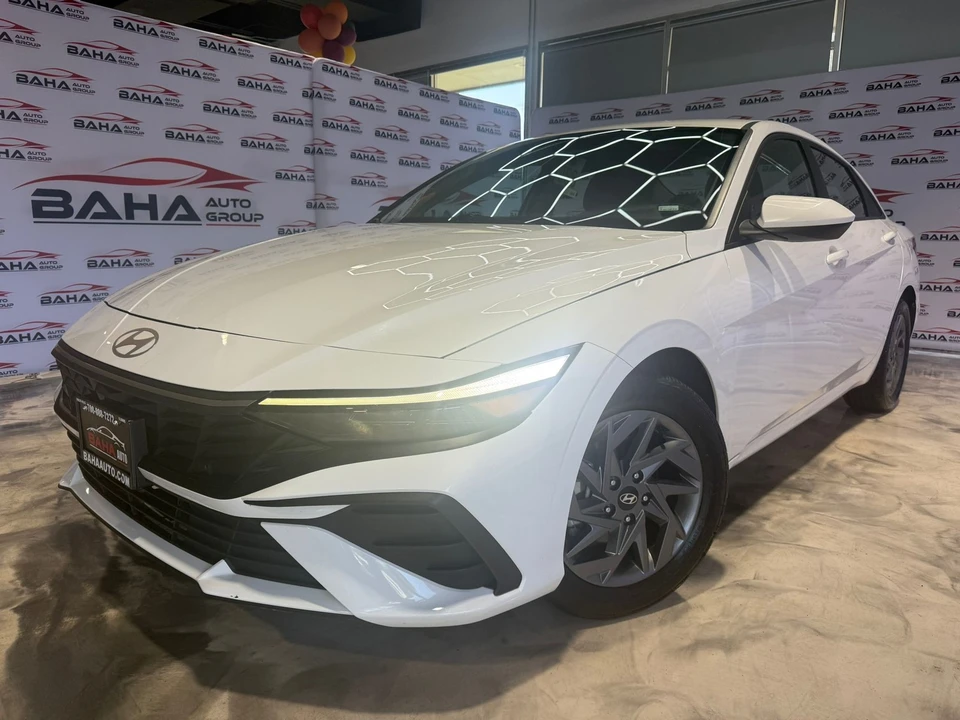 2024 Hyundai Elantra - Image 2 of 21
