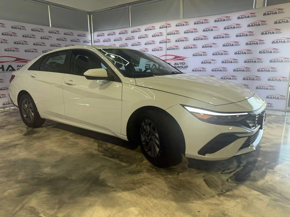 2024 Hyundai Elantra - Image 4 of 21