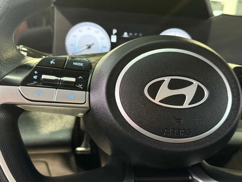 2024 Hyundai Elantra - Image 17 of 21
