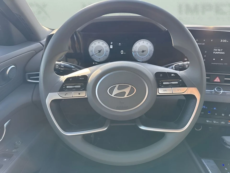 2024 Hyundai Elantra - Image 12 of 31