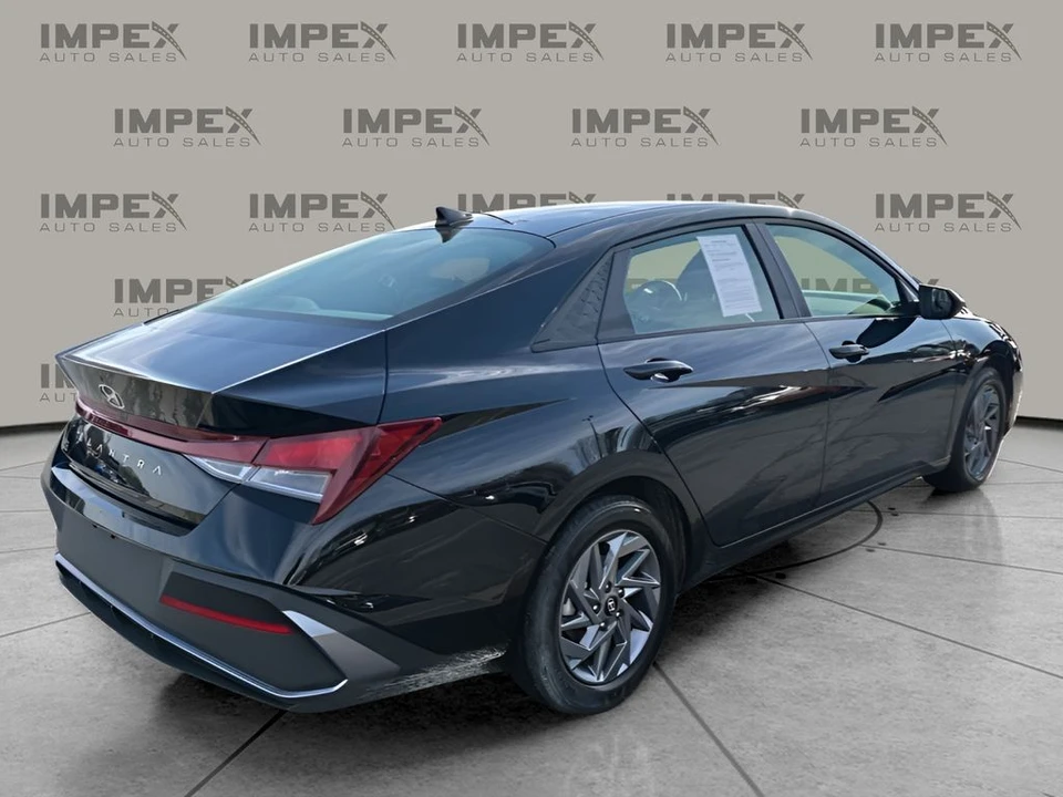 2024 Hyundai Elantra - Image 5 of 31