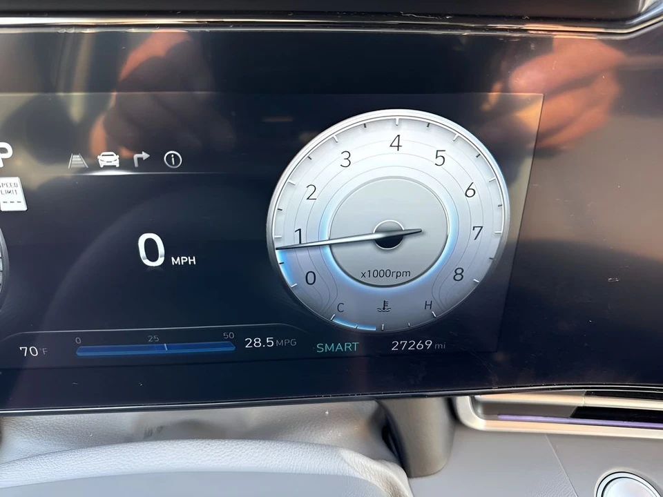 2024 Hyundai Elantra - Image 22 of 31