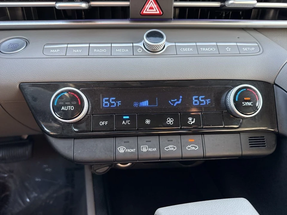 2024 Hyundai Elantra - Image 17 of 21