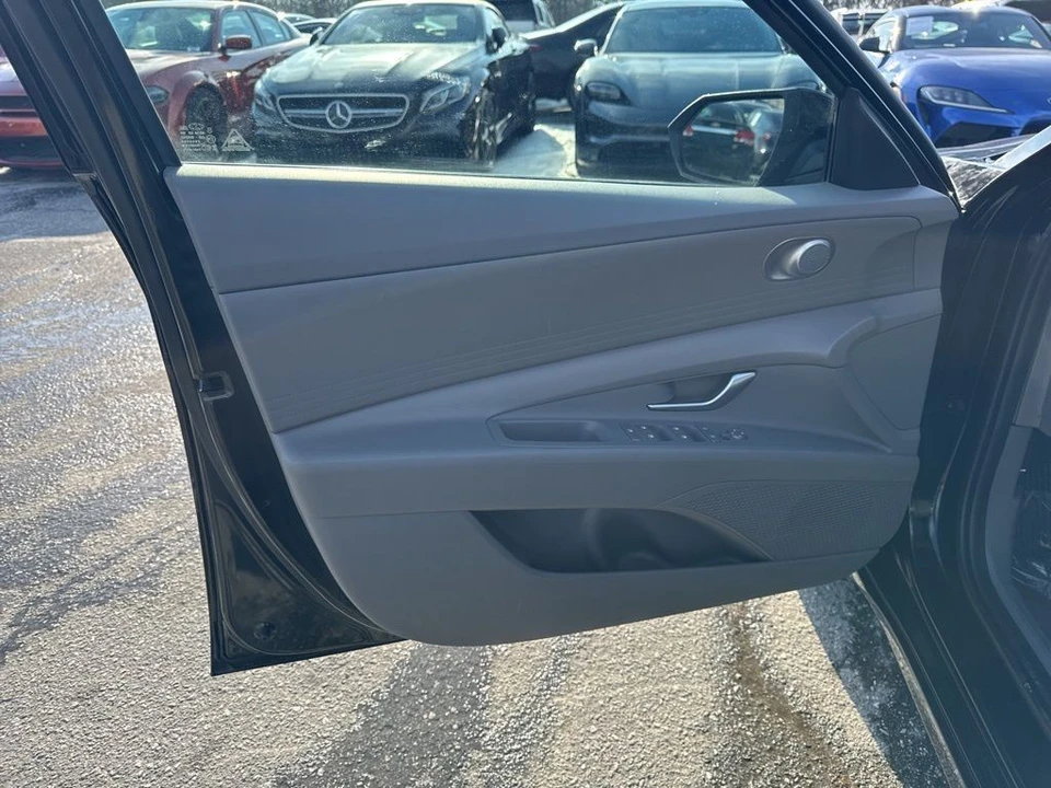 2024 Hyundai Elantra - Image 23 of 31