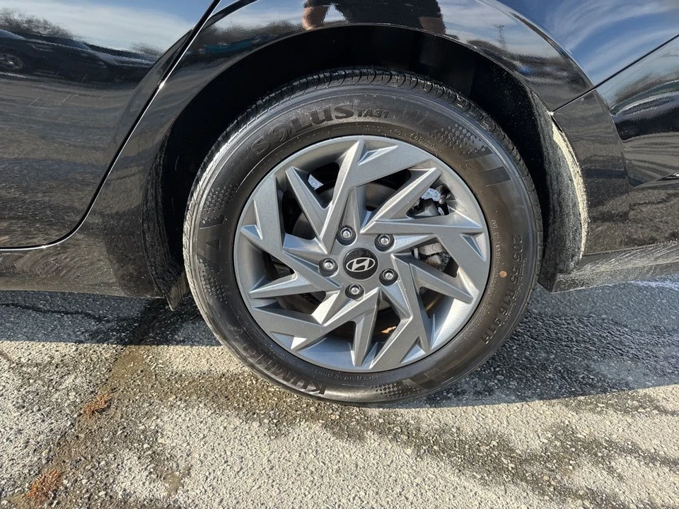 2024 Hyundai Elantra - Image 27 of 31