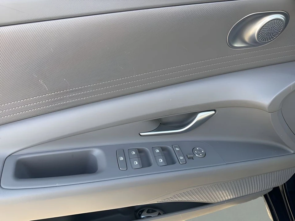 2024 Hyundai Elantra - Image 24 of 31