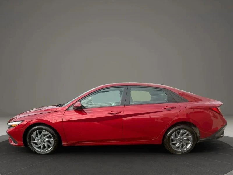 2024 Hyundai Elantra - Image 8 of 12