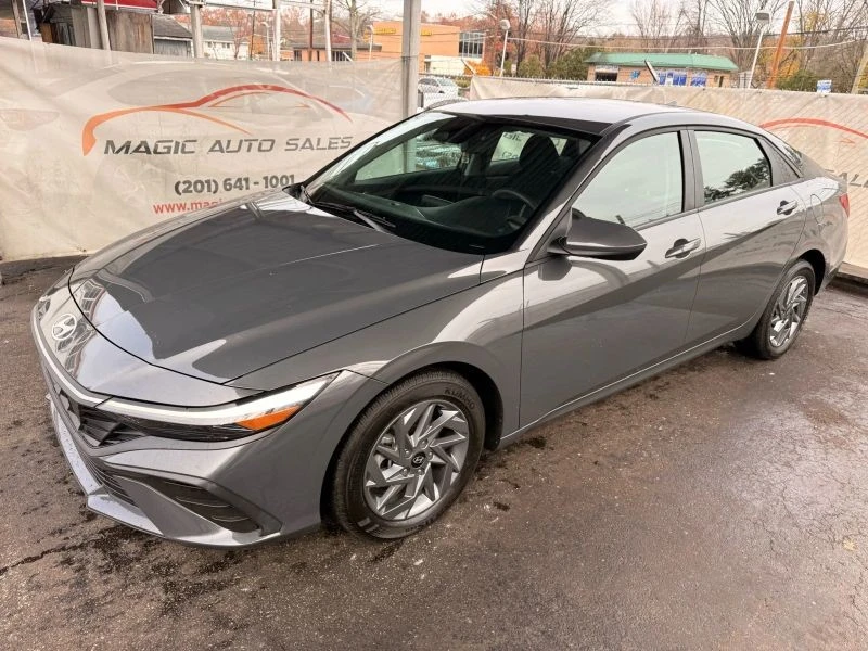 2024 Hyundai Elantra - Image 8 of 12
