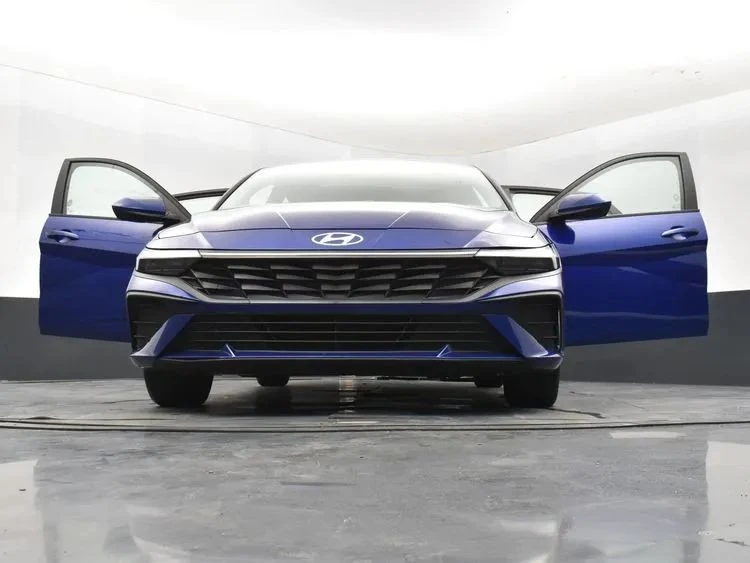 2024 Hyundai Elantra - Image 11 of 12