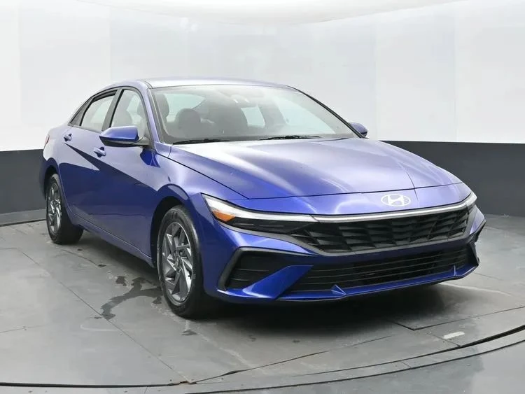 2024 Hyundai Elantra - Image 2 of 12