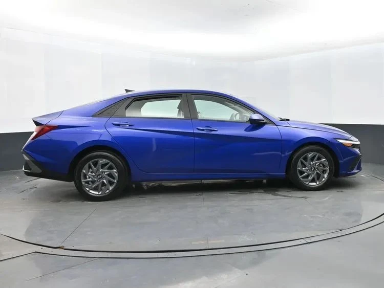 2024 Hyundai Elantra - Image 4 of 12