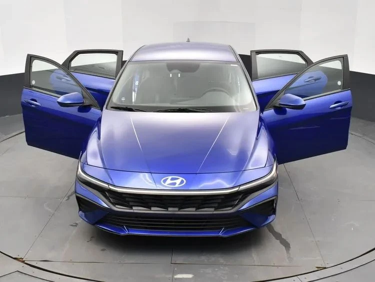 2024 Hyundai Elantra - Image 10 of 12