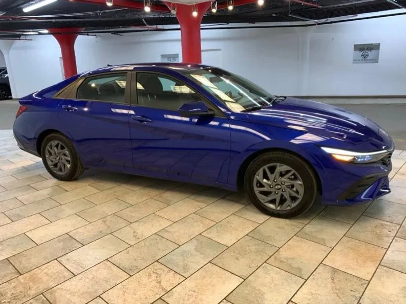 2024 Hyundai Elantra - Image 8 of 12