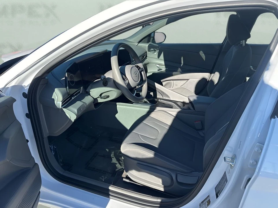 2024 Hyundai Elantra - Image 9 of 12