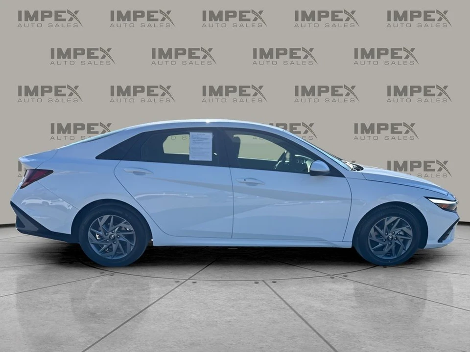 2024 Hyundai Elantra - Image 6 of 12