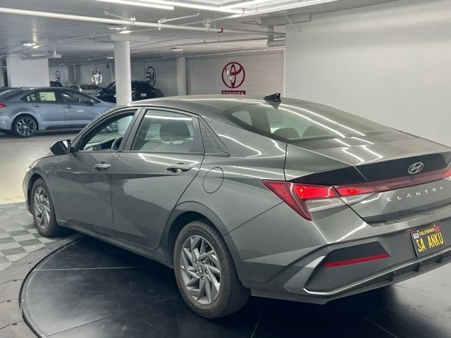 2024 Hyundai Elantra - Image 4 of 7