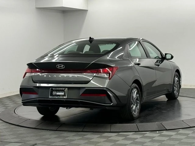 2024 Hyundai Elantra - Image 6 of 21