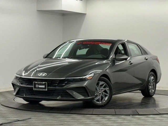 2024 Hyundai Elantra - Image 2 of 21