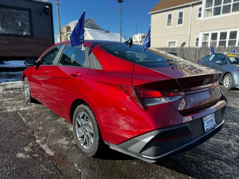 2024 Hyundai Elantra - Image 8 of 12