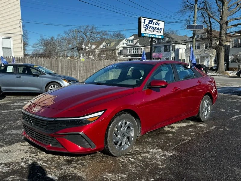 2024 Hyundai Elantra - Image 5 of 12