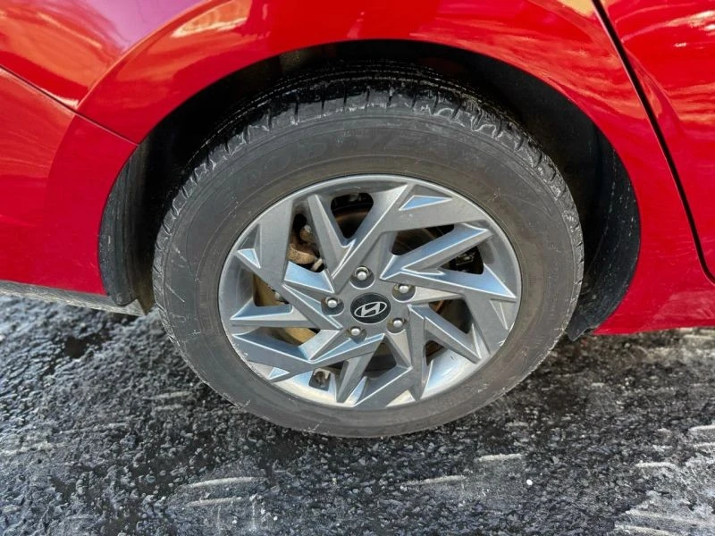 2024 Hyundai Elantra - Image 11 of 12