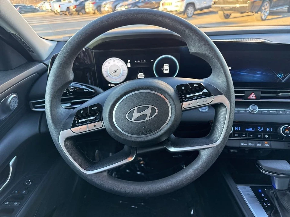 2024 Hyundai Elantra - Image 12 of 12