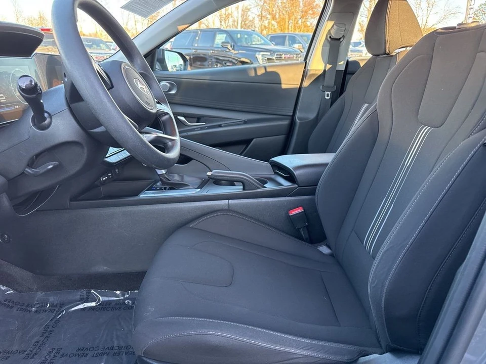 2024 Hyundai Elantra - Image 9 of 12