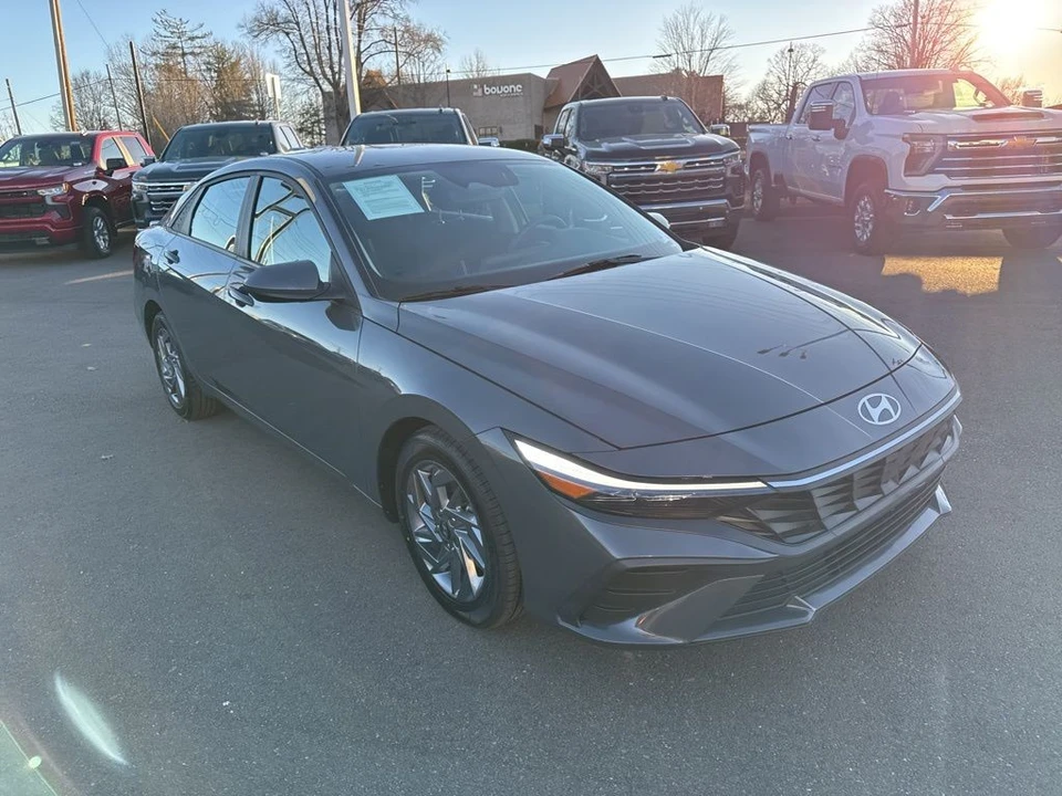 2024 Hyundai Elantra - Image 7 of 12